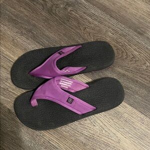 Zealand Isabela Purple and Black Women's Flip Flop
Thong Sandals Size 8 PO 9261